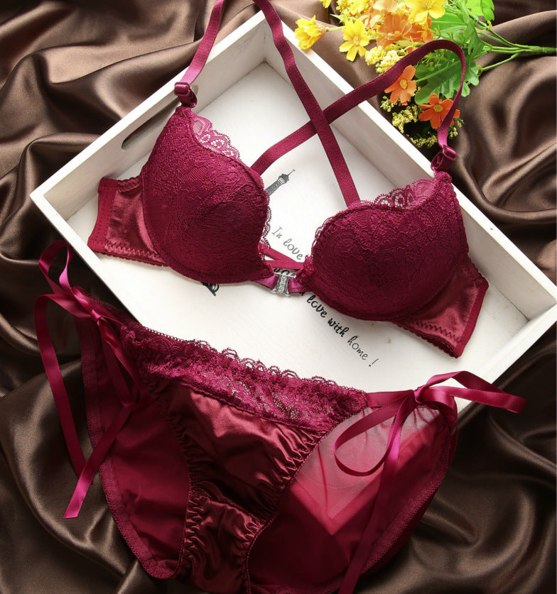 Back Bloom – krajková podprsenka se smyslně řešenými zády