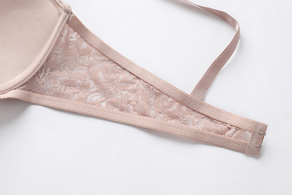 Deep V – minimalistická elegance ve smyslném střihu