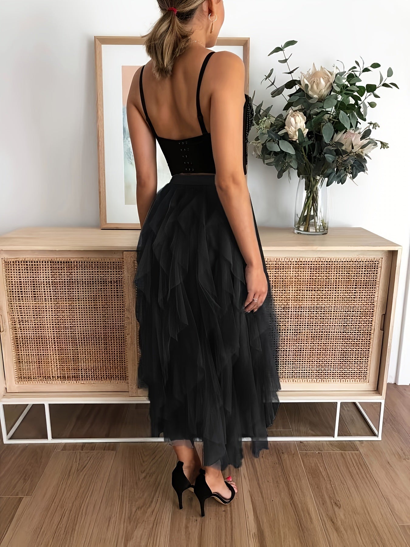 Lyn Mesh – asymetrická zeštíhlující sukně