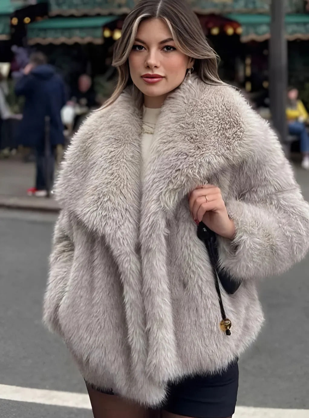 Arctic Glam – luxusní zimní plyšový kabát s dlouhým rukávem