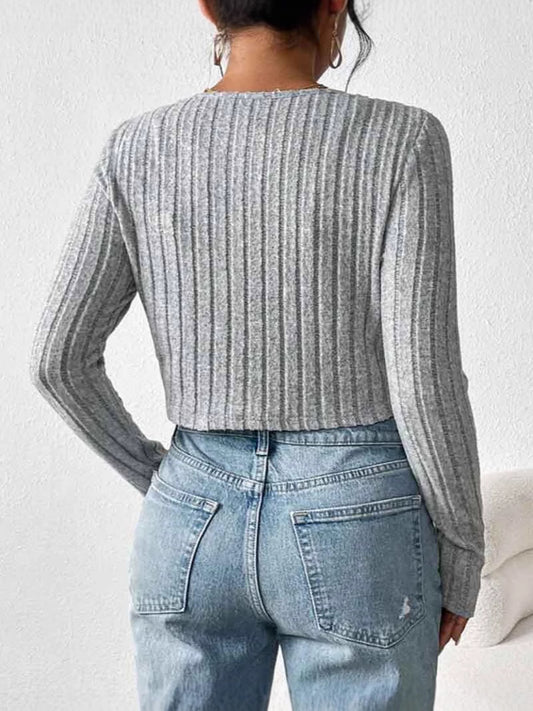 RibLuxe – žebrovaný pletený set s knoflíky a zkráceným topem