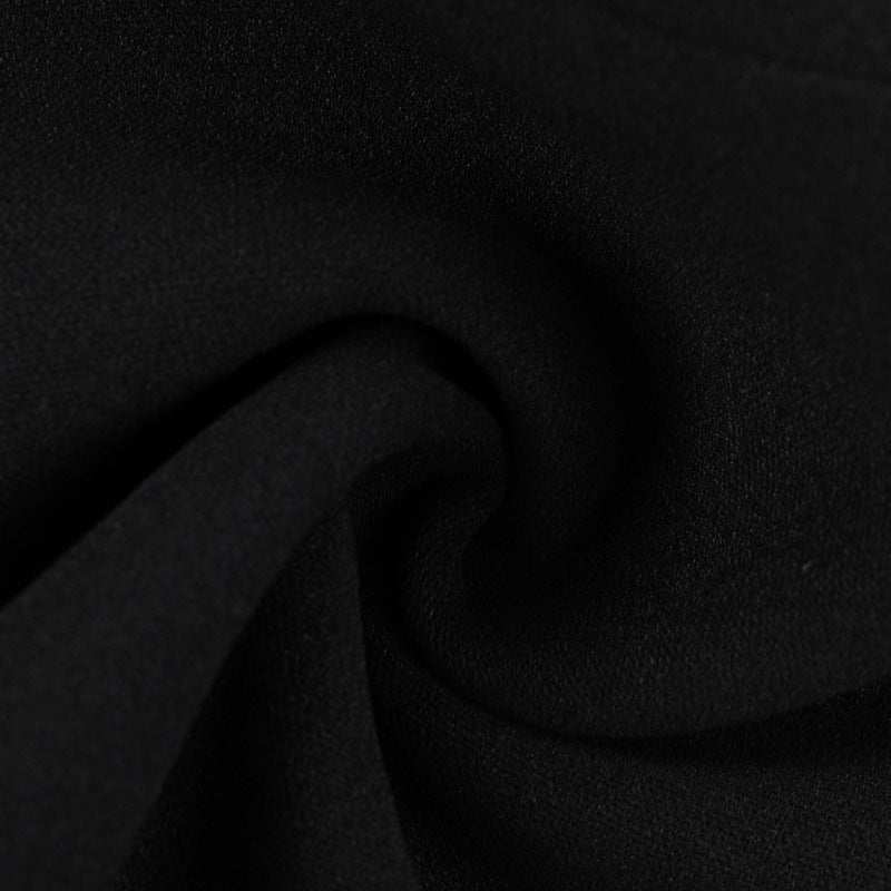 Velvet Touch – elegantní šaty s jemnou siluetou