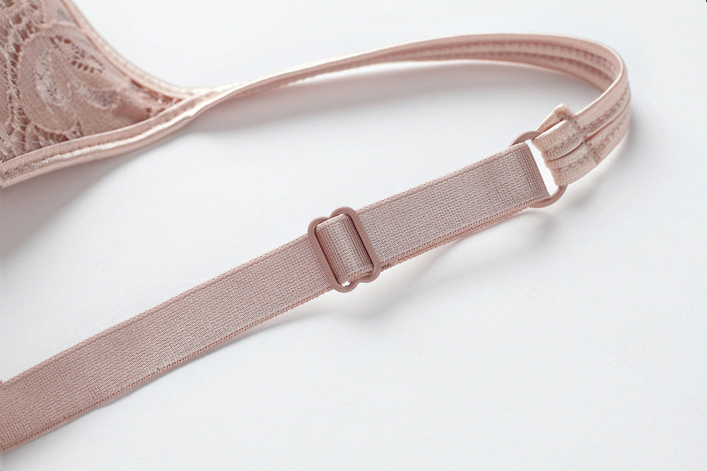 Deep V – minimalistická elegance ve smyslném střihu