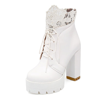 Willow Martin – boty s krajkovým detailem