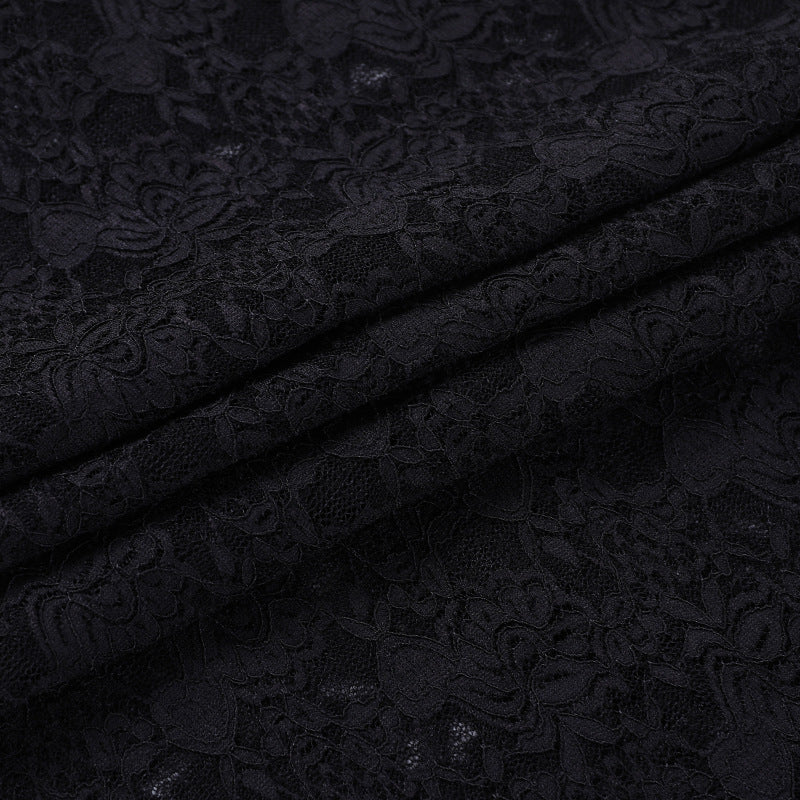 LaceGaze Slip – elegantní krajkové šaty s průhledným efektem