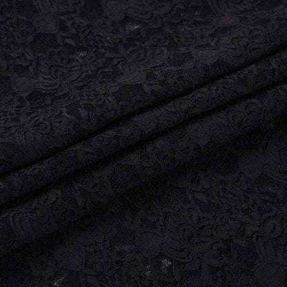 LaceGaze Slip – elegantní krajkové šaty s průhledným efektem
