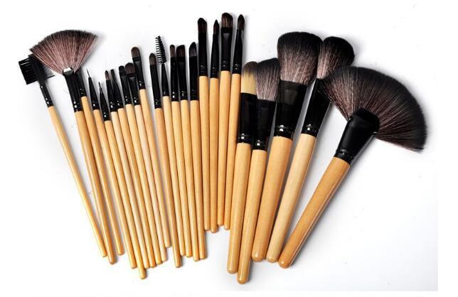 Dárková taška 24 ks sady štětců na make-up