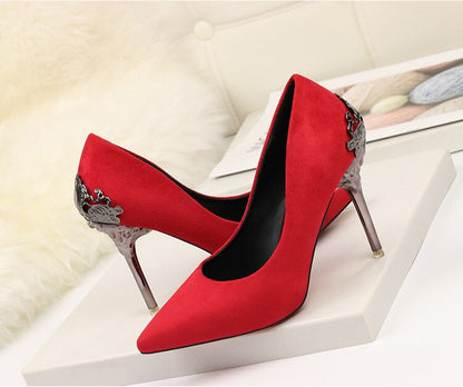 VelvetRise – dámské semišové lodičky s kovovými detaily