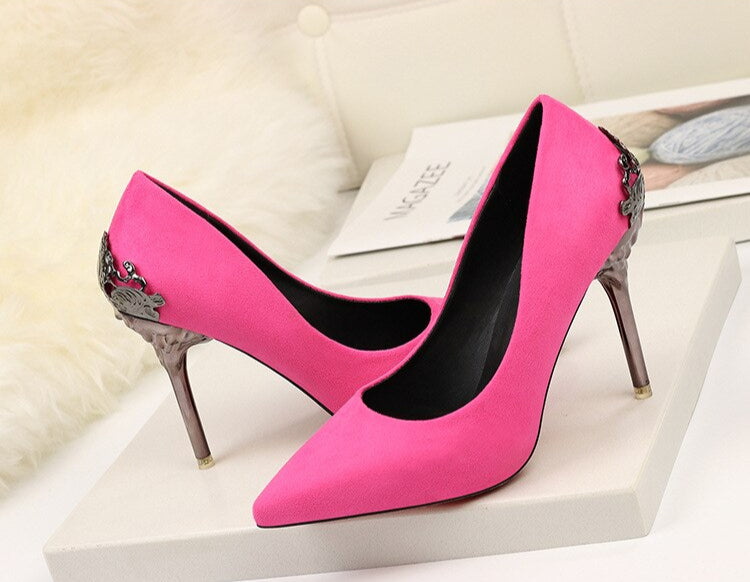 VelvetRise – dámské semišové lodičky s kovovými detaily