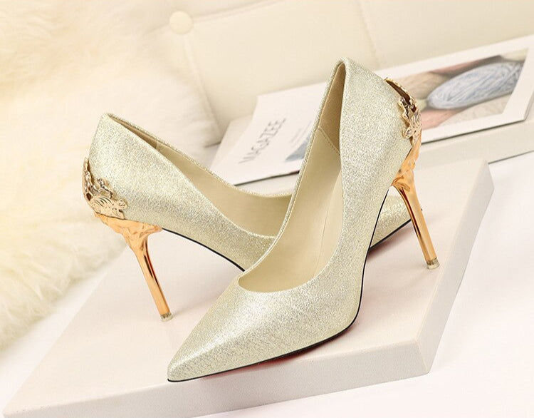 VelvetRise – dámské semišové lodičky s kovovými detaily