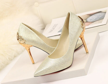 VelvetRise – dámské semišové lodičky s kovovými detaily