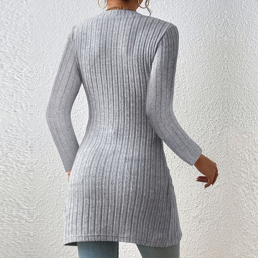 FemmeSplit – elegantní svetr s rozparkem