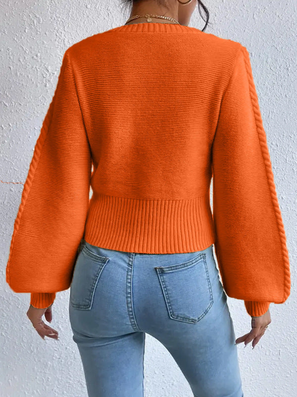 SquareSoft – sweater with a square neckline and fine ribbing