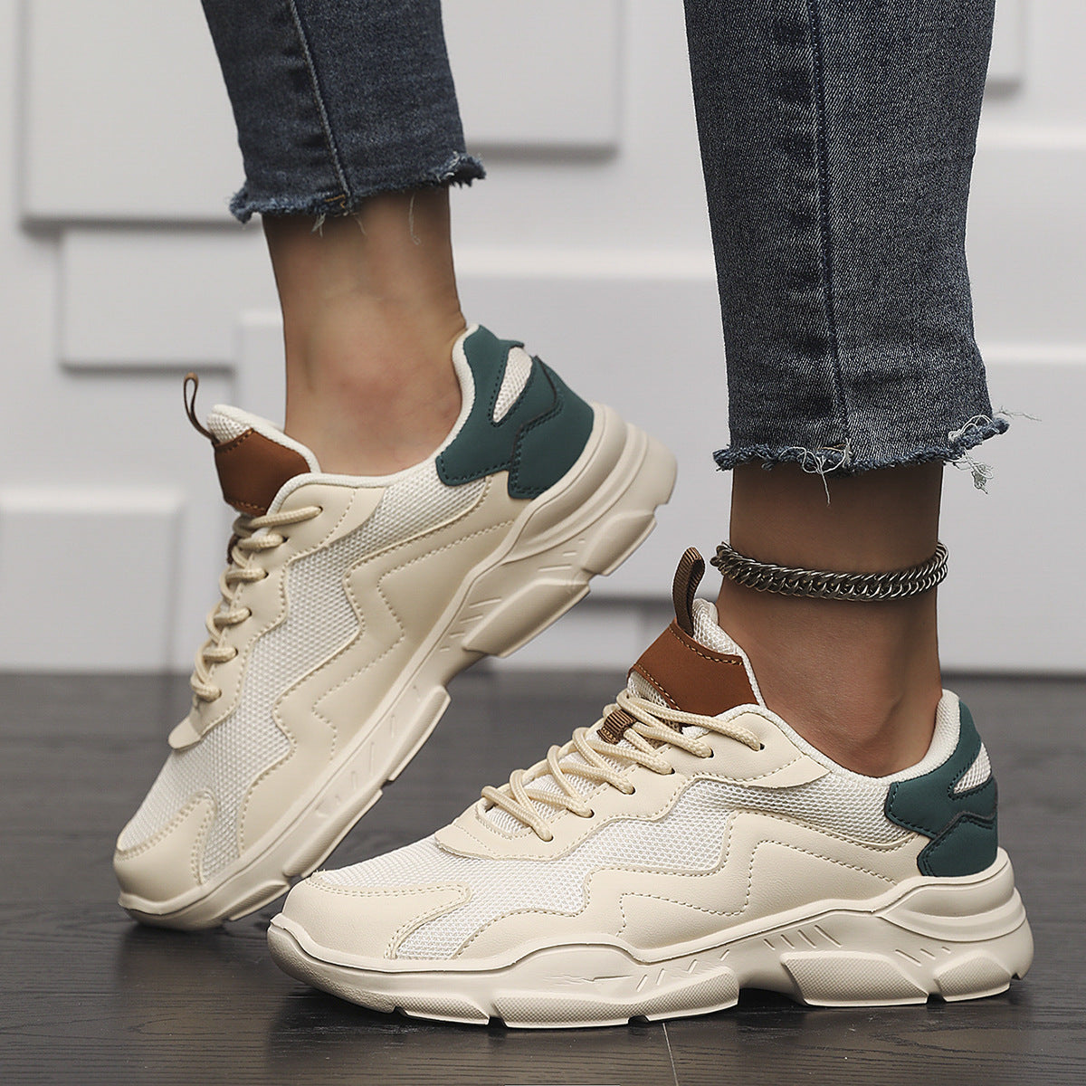 BreezeWalk – dámská sportovní obuv s barevnými detaily