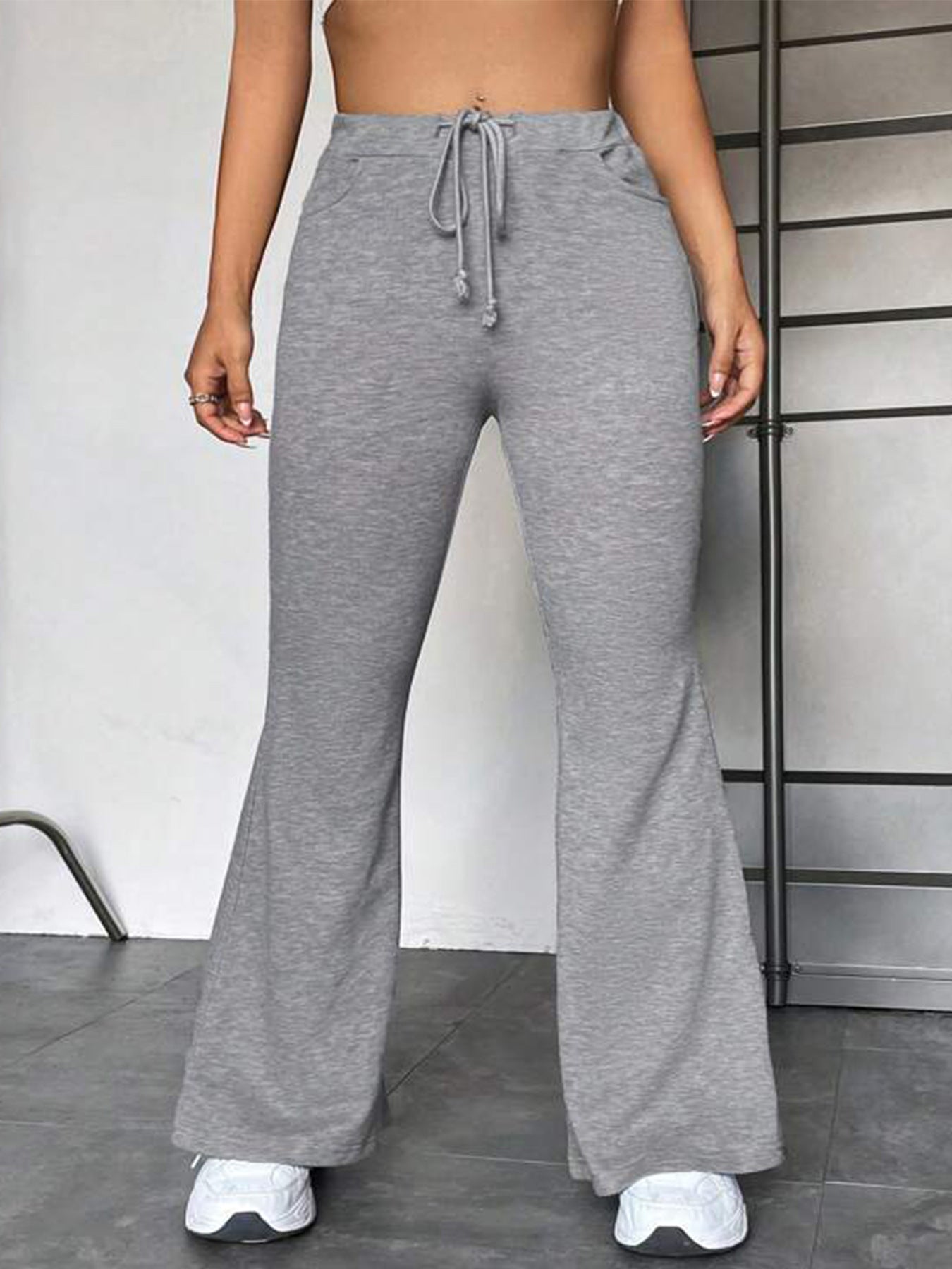 FusionFit – street pants with a flared cut