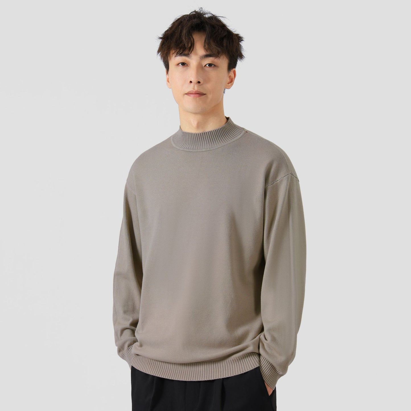 Jednobarevný volný vnitřní oděv, volný čas, teplý svetr s dlouhým rukávem