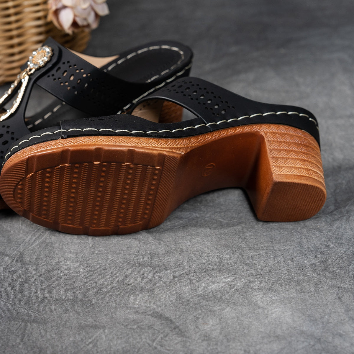 ShinyEase – dámské pohodlné sandály s kamínky