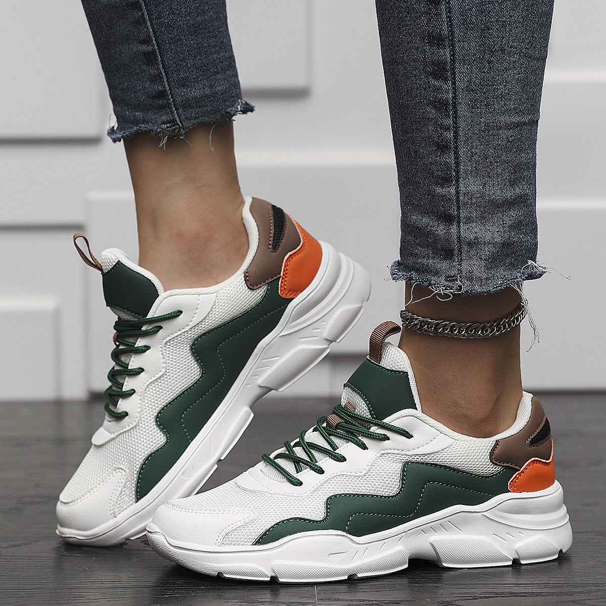 BreezeWalk – dámská sportovní obuv s barevnými detaily