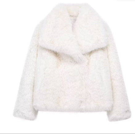 Arctic Glam – luxurious winter plush coat with long sleeves