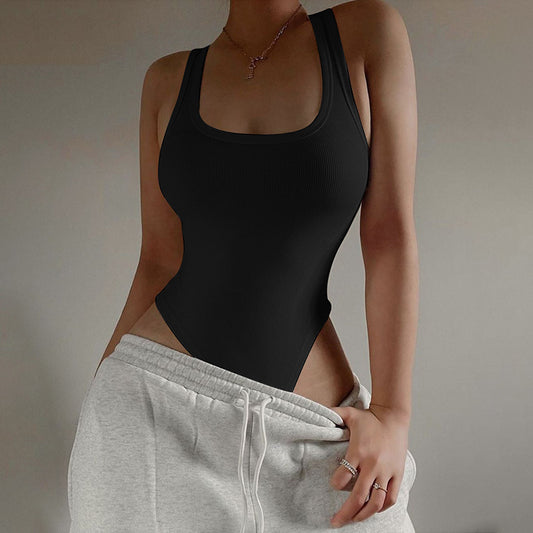 SculptFit – elegantní sportovní body s dutými detaily