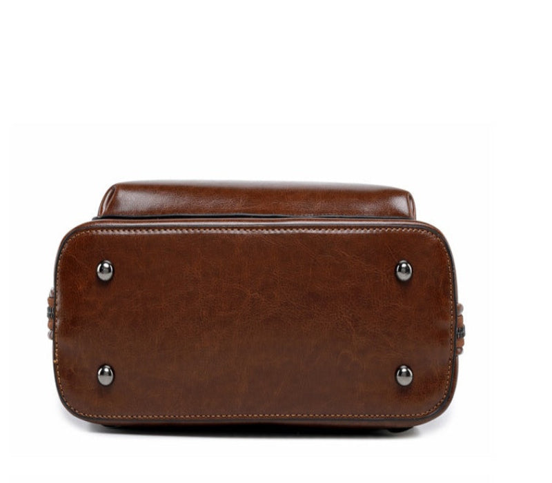 RetroPack – dámský kožený batoh ve vintage stylu