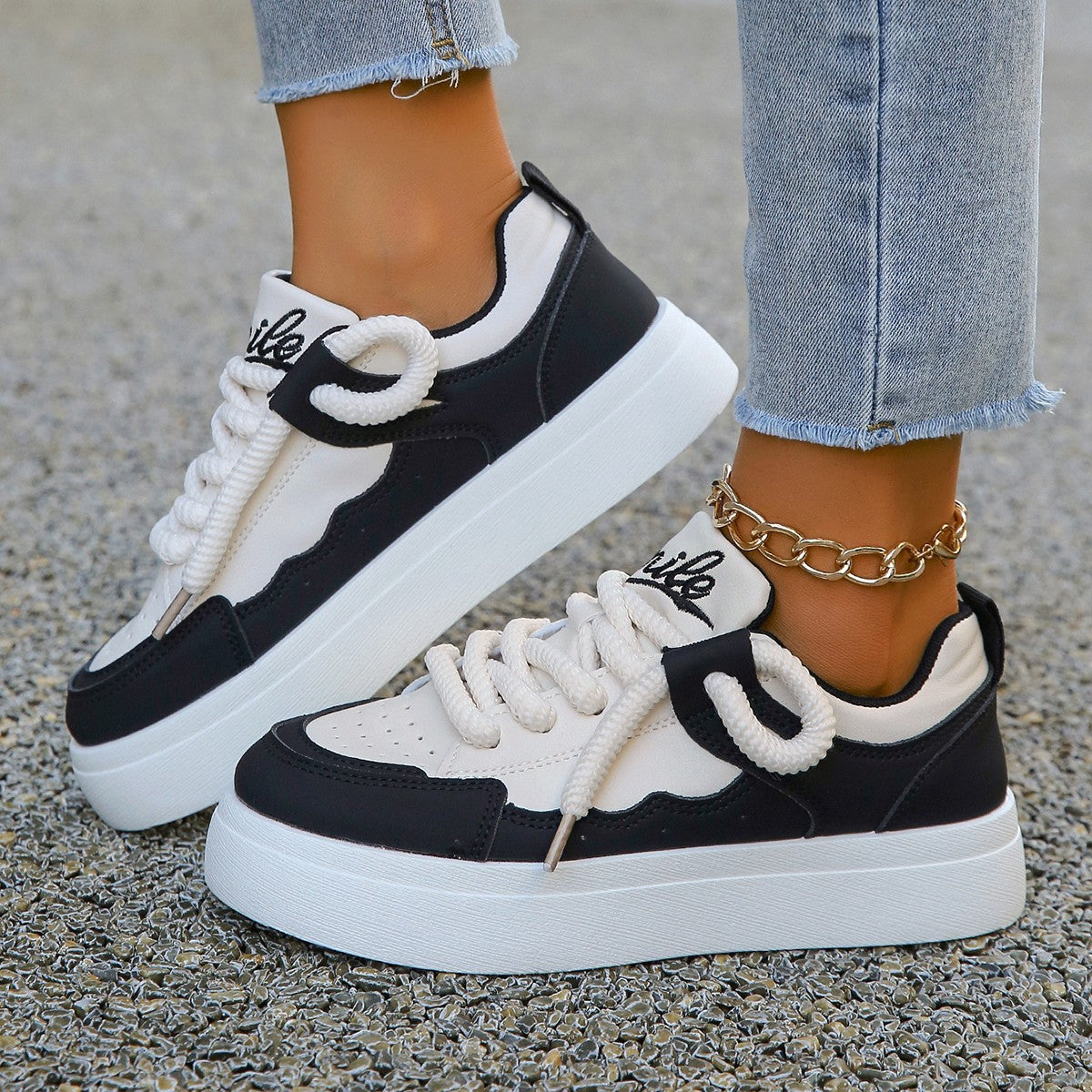 SkyGleam – dámské tenisky na platformě s lakovaným efektem