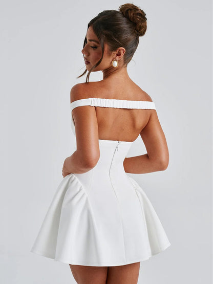 Elorina – elegantní šaty s úzkým živůtkem