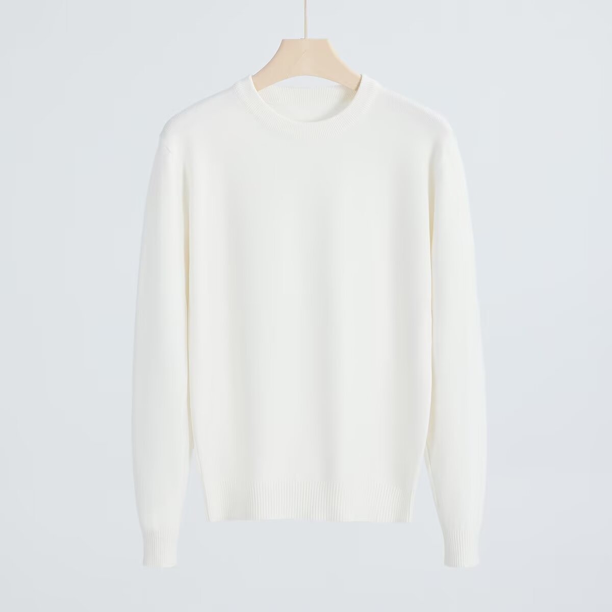 Ležérní mládežnický teplý svetr s kulatým výstřihem a proti žmolkování