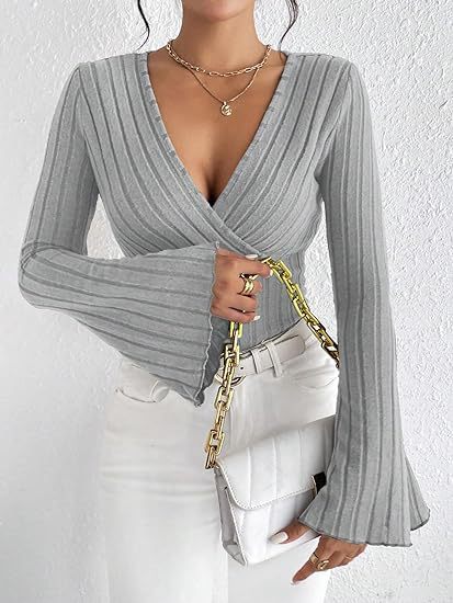 RibContour – žebrovaný slim top s výstřihem do V