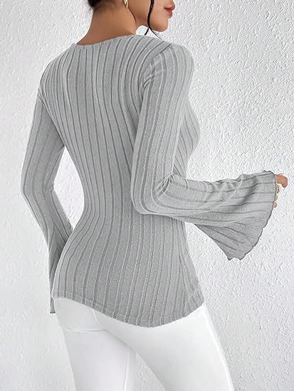 RibContour – žebrovaný slim top s výstřihem do V