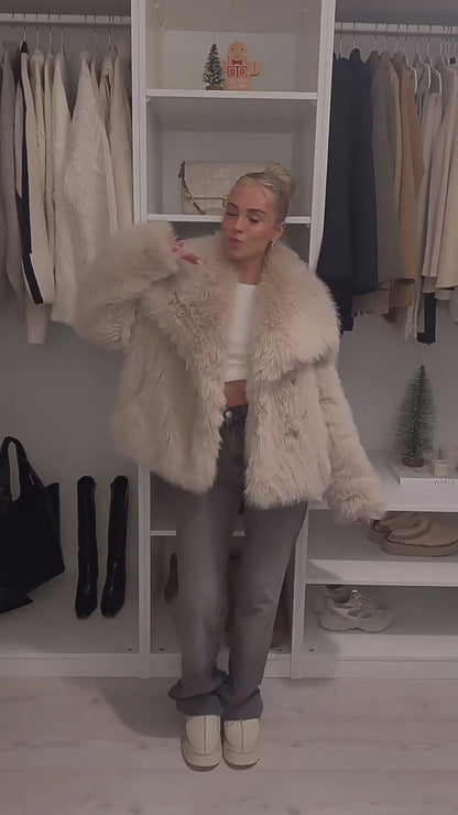 Arctic Glam – luxurious winter plush coat with long sleeves